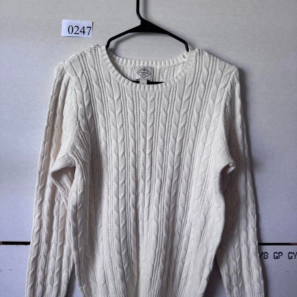 St. John's Bay cream cable knit cotton & nylon sweater in a Petite large